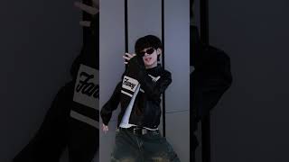 墨镜很听话🕶️#张嘉懿Austin #复仇摇 #开始跳舞吧 #养成系 #10后