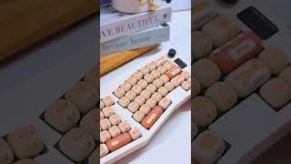 Cute bread keyboard 🥖 🍞 #mechanicalkeyboard #asmrkeyboard #typingasmr