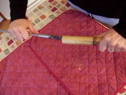 Removing the partitions of the cane.(2)