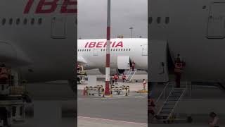 A GREAT LOOK AT The A350