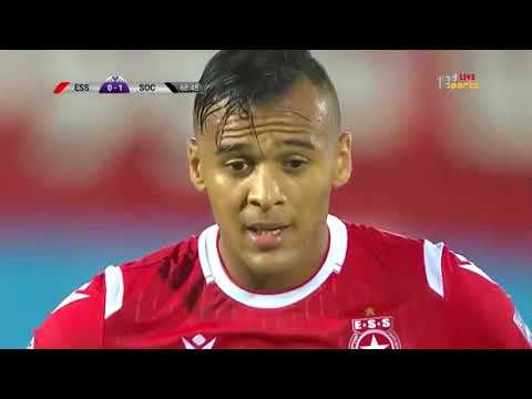 رشيد توفيق حارس شباب الأردن يحرم النجم الساحلي من هدف التعادل