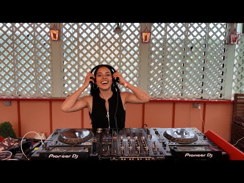 Groovy Tech House on an NYC Rooftop