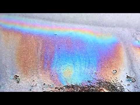 Thin-film Interference: Oil on the Surface of Water