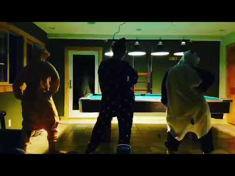 Onesie Dance - 1942 G Eazy