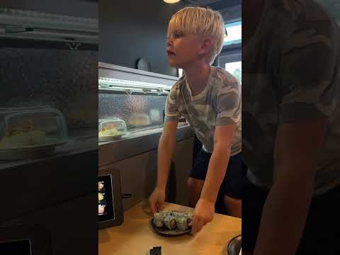 Роботы официанты #жизньвамерике #эмиграциявамерику #америкаизнутри