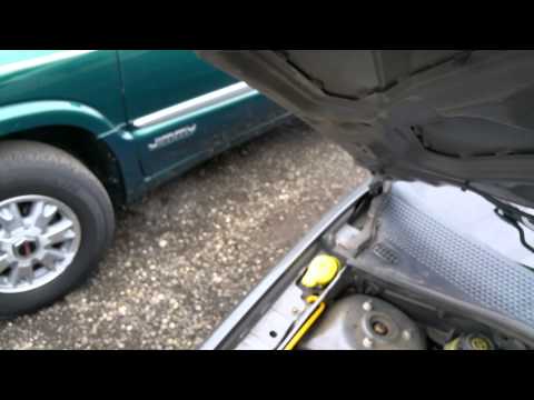 2005 Ford Focus SES ZX4 Startup