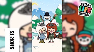 Elsa and Anna Build a Snowman and Find a Secret Crumpet! Toca Boca Life World #shorts