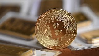 Bitcoin Falls on Uncertainty Fears After Tariffs Ruling