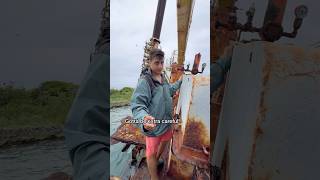 Exploring A Shipwreck