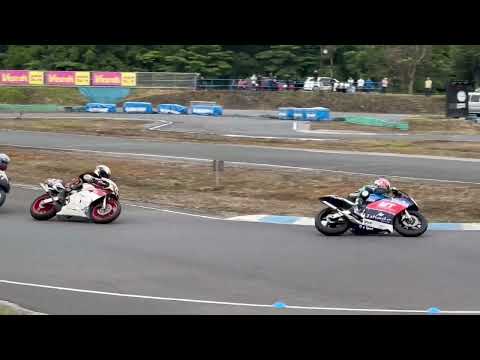 sキラハイサイド　NSR250が4台分飛んだ