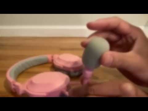 ASMR headphone mic touching|scratching and tapping|blurred