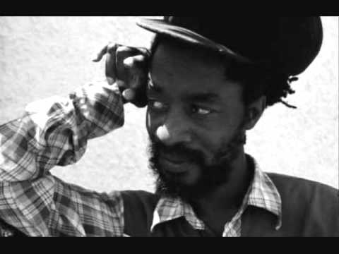 Barry Brown - She Gwan Some Way