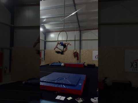 Sometimes you just got to improvise,  and the ideas will come #aerialist #aerial #aerialhoop #lyra