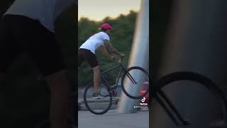 #fixed #fixedgear #bikelover #fix #fixedgearbike #fixedgearbikes #  Video taken from  @deythos