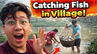 How Villagers Catch Fish Without Modern Tools 😲