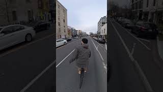 Near head-on collision with a moped #fixedgear #fixie #trackbike #fixedgearbikes