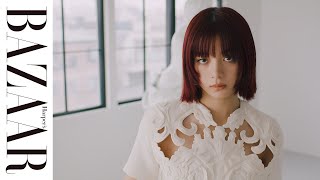 池田エライザ、ヴァレンティノとのロマンティックな出会い｜ハーパーズ バザー（Harper's BAZAAR）公式