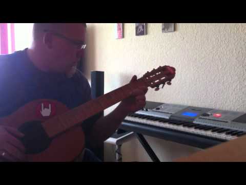 OnkelTom versucht Nothing Else Matters auf Keyboard und Aku