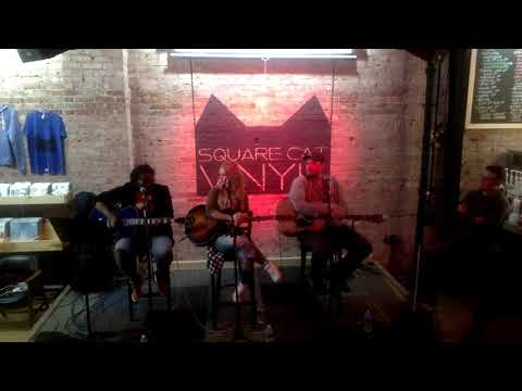 The Girl Called Books - In Summer (Acoustic) LIVE