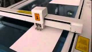 Plotter de Corte Carton Cut 1200 vincando e cortando modelo de caixa - Apolo - Maquinas Graficas