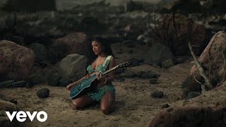 Halle - in your hands (Official Video)
