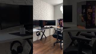 👉 Do you like this triple monitor setup? #gaming