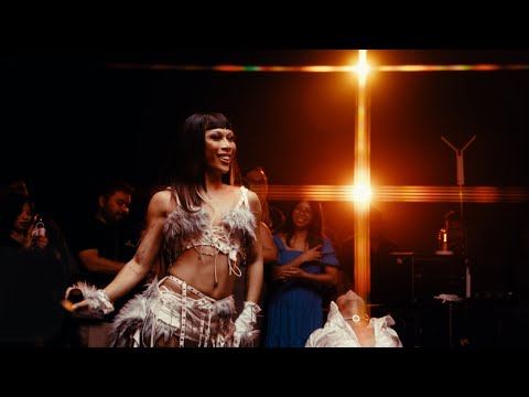 Marina Summers | Backyard Live (Full Performance)