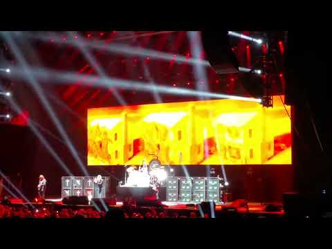 Black Sabbath - Band Intro / War Pigs