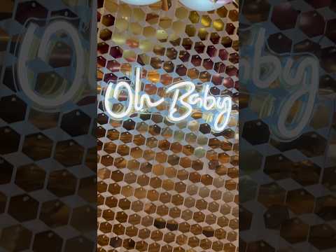 Queen Charlotte & Bridgerton vibes with this baby shower #balloons #balloongarland #babyshower