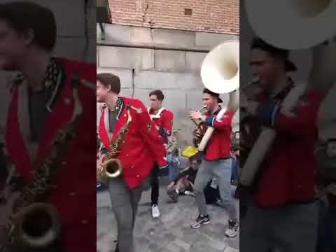 Fanfare Band plays Laurent Garnier's "The Man With The Red Face"