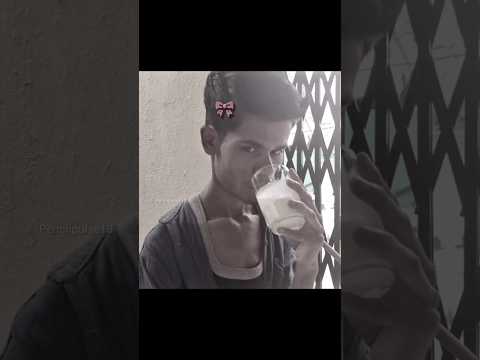 tumko baare meh hi baat kar rahi hu🤭🌚#artmeme #memeviral #artistoninstagram #supreme #gifart #fun