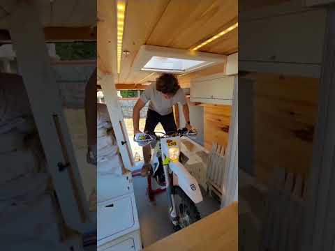 motovan camper con moto Fiat Ducato enduro husqvarna fe450 #campervan #furgocamper #cama #husqvarna