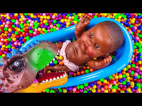 2 Minutes Satisfying Video with Full of Rainbow Beads in BathTub with Funny Dinosaur Cutting ASMR