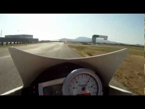 Megara track-day.gr 24/09/2011 Speed Triple 1050 5th session highside save!