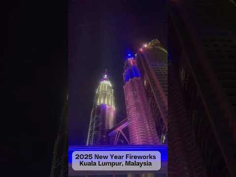 2025 New Year #fireworks ~ The TALLEST TWIN TOWERS in The World😘 #newyear #petronastwintower #2025