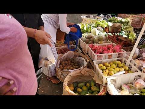 Visiting a Indonesian Market in Bali