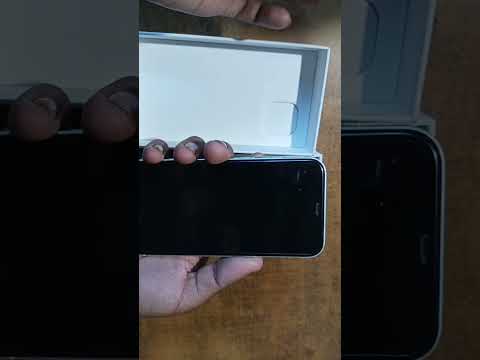 iPhone 12 unboxing