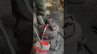 Hand-Poured Aluminum : Crafting China’s Traditional ‘Gelou Pot’ with Ancient Sand Casting