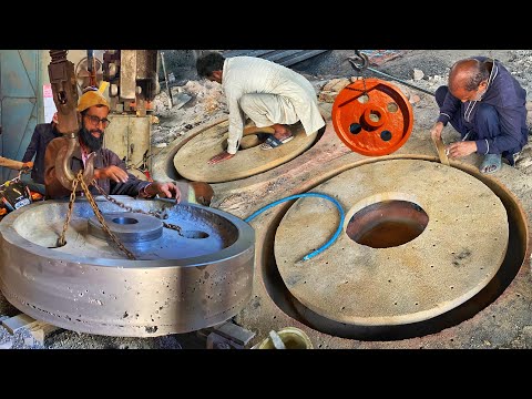 Amazing Hard Working Manufacturing Process of 2 Ton Weight wheel at Metal Melting Forgue