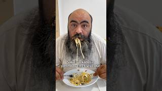 Sakallı arkadaşın yanında yemek yiyordur #shorts #tiktok #keşfet #sakal #arkadaş
