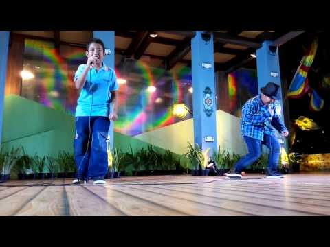Adrian Nyanyi lagu "Just Gold"