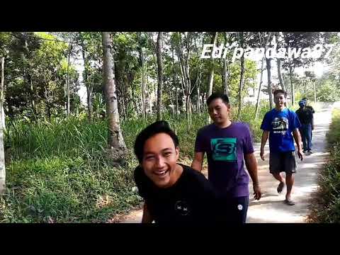 jalan santai keliling kampung biar sehat