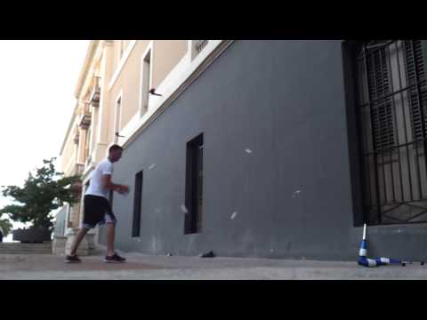 PJuggle - "Bouncing Off The Wall" - iPad