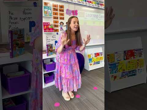Lining Up Chant! #teachersofyoutube dress: @ivycityco 🩷🩷