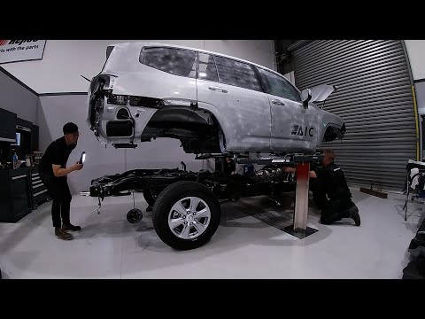 Taking the Body off a 300 Series LandCruiser
