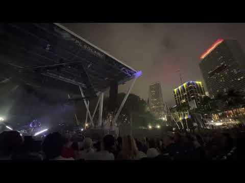 Bon Iver - 715 CR∑∑KS Live at Bayfront Miami