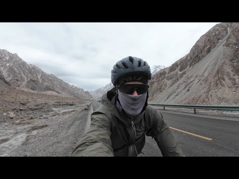 Cycling remote China can be challenging 🇨🇳
