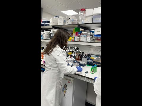 Visiting Dr Maria Alcolea's lab in Cambridge