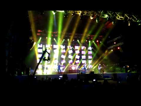 Live in Dubai - Train Concert - 50 ways to say goodbye