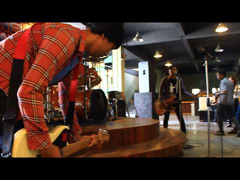 Ucle Bob - mona live at terminal futsal
